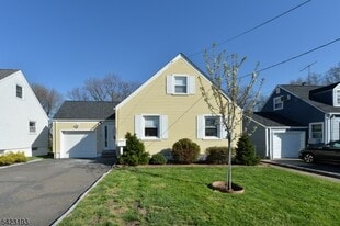 483 Mt Prospect Ave in Clifton, NJ - Building Photo