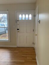 2227 Liverpool Ln in Louisville, KY - Building Photo - Building Photo