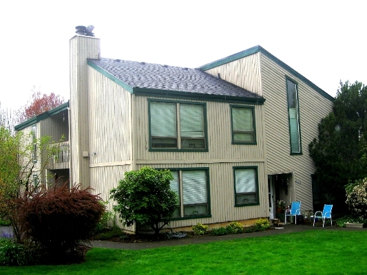 Issaquah Triplex in Issaquah, WA - Building Photo