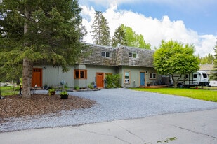 177 Marmot Cres in Banff, AB - Building Photo