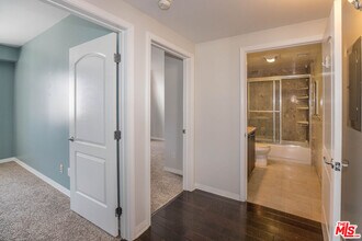 1257 Brockton Ave-Unit -PH3 in Los Angeles, CA - Building Photo - Building Photo