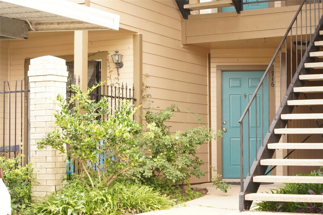 2121 Hepburn St in Houston, TX - Foto de edificio