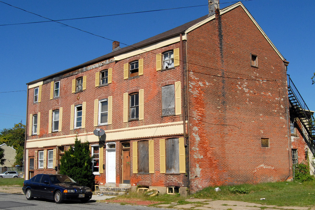 423 Concord Ave in Chester, PA - Building Photo