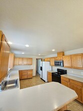 1346 E Sandpiper Cir in Moses Lake, WA - Foto de edificio - Building Photo