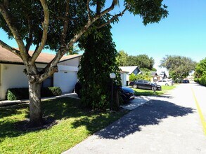 14587 Wood Pine Dr in Delray Beach, FL - Building Photo - Building Photo