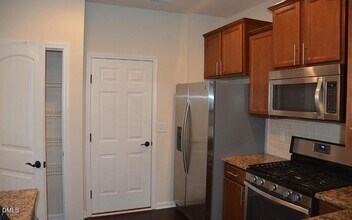 102 Brier Crossings Loop in Durham, NC - Building Photo - Building Photo