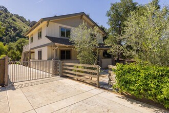 10802 Creek Rd in Ojai, CA - Building Photo - Building Photo