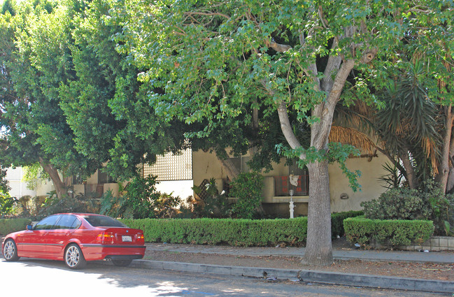 839 N Edinburgh Ave in Los Angeles, CA - Foto de edificio - Building Photo