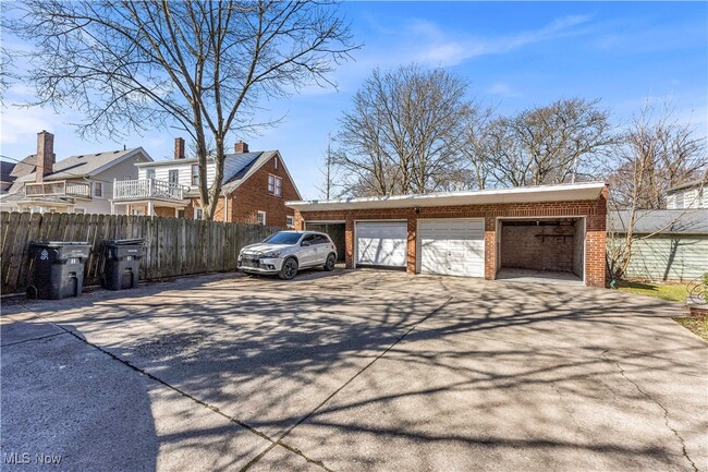 property at 2490 Noble Rd