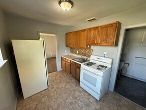 17646 Toepfer Dr in Eastpointe, MI - Building Photo - Building Photo