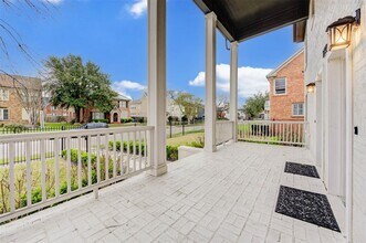 2202 Wentworth St in Houston, TX - Foto de edificio - Building Photo