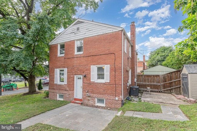 property at 3729 S Four Mile Run Dr