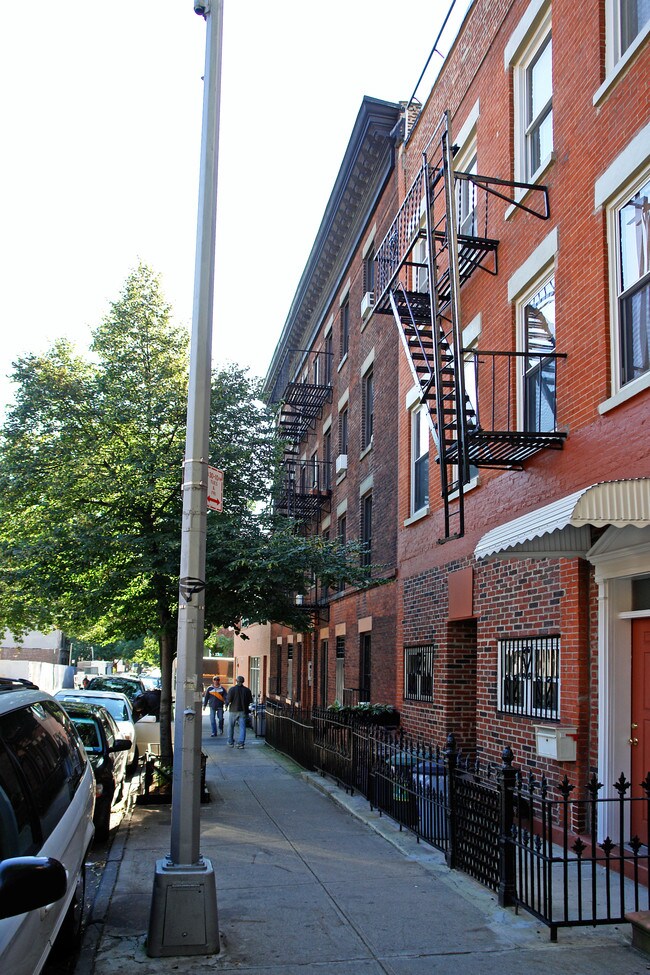 232 Pacific St in Brooklyn, NY - Building Photo - Building Photo