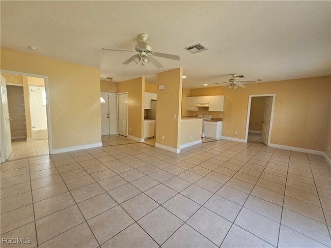 1105 Florence St E in Lehigh Acres, FL - Building Photo - Building Photo