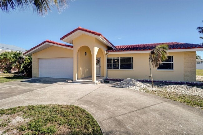 3001 Gulf Blvd in Belleair Beach, FL - Building Photo - Building Photo