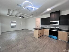 3904 Ventura Ave, Unit 3 in McAllen, TX - Building Photo - Building Photo