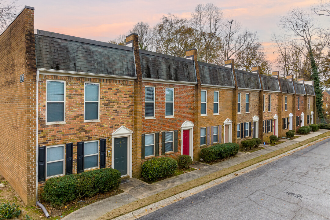 Avalon Townhomes in Atlanta, GA - Building Photo