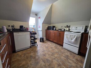 104 Wellington St in Kingston, ON - Building Photo - Building Photo