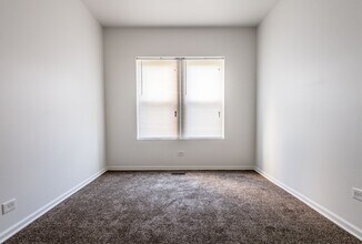 7846 S Saginaw Ave Chicago, IL 60649 in Chicago, IL - Building Photo - Building Photo