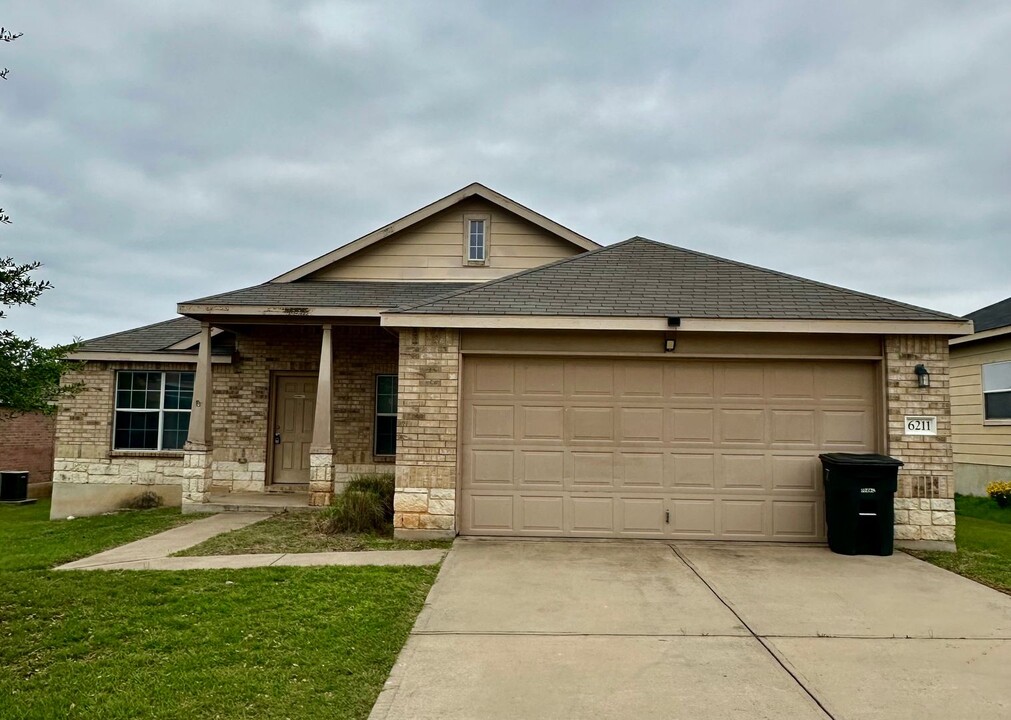6211 Taree Loop in Killeen, TX - Building Photo