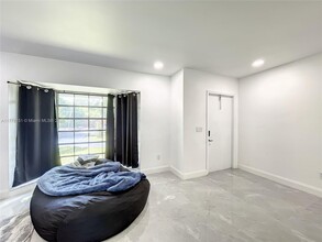 1751 SW 30th Pl in Fort Lauderdale, FL - Building Photo - Building Photo