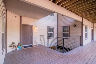 1239 20th St in Huntsville, TX - Foto de edificio - Building Photo