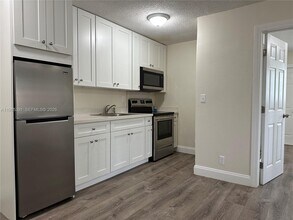 5901 NE 18th Ave in Fort Lauderdale, FL - Building Photo - Building Photo