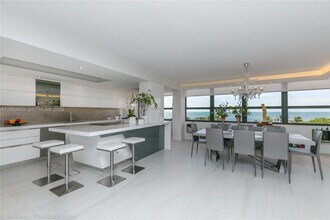 3 Grove Isle Dr in Coral Gables, FL - Building Photo - Building Photo