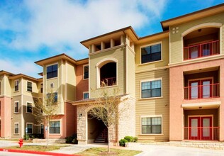 Artisan at Creekside in San Antonio, TX - Building Photo - Building Photo