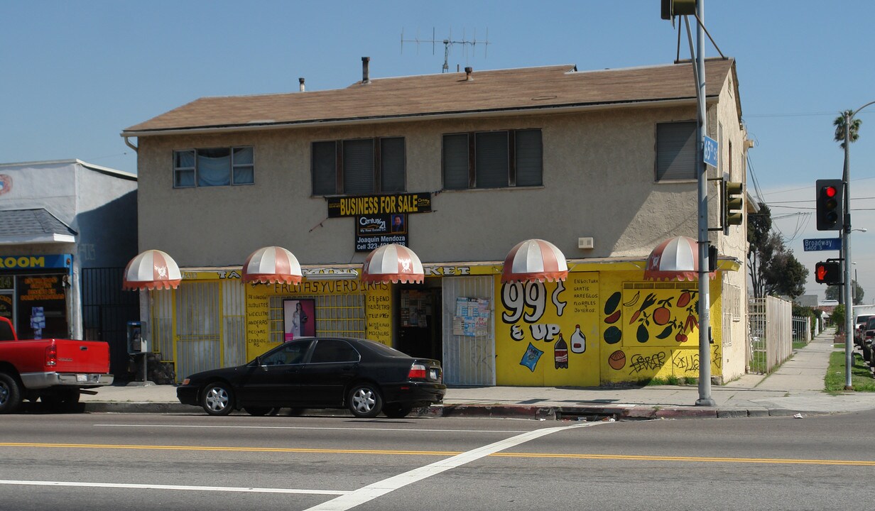 6418 S Broadway in Los Angeles, CA - Building Photo