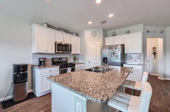 123 Harlan Dr in Hutto, TX - Building Photo - Building Photo