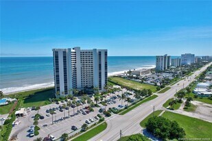 9650 S Ocean Dr in Jensen Beach, FL - Building Photo
