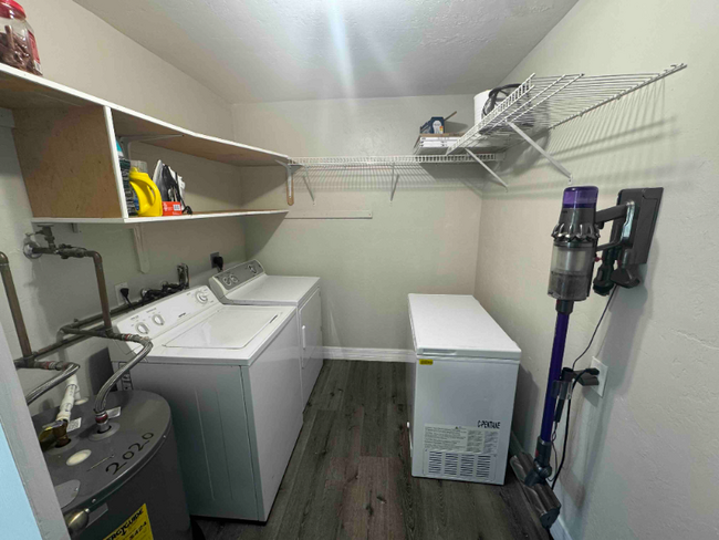 203 Esther St in Naples, FL - Building Photo - Building Photo