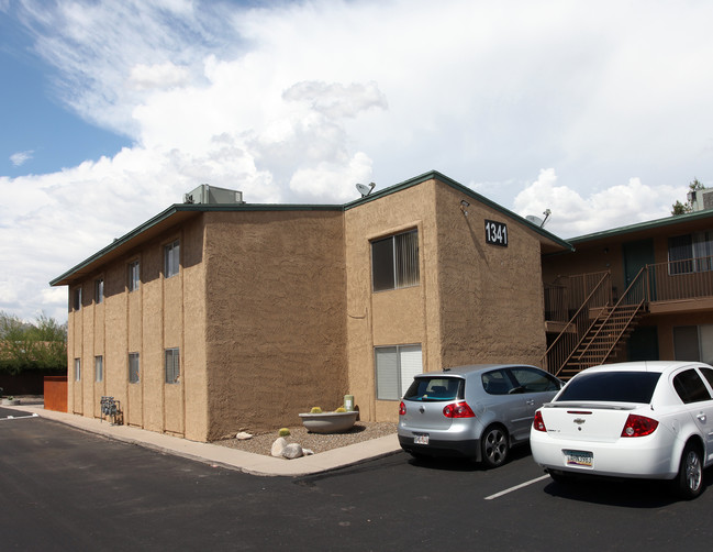 The Spoke in Tucson, AZ - Building Photo - Building Photo