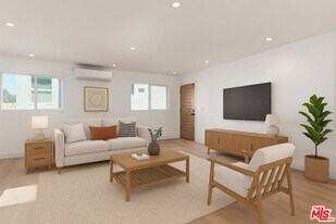 3431 Edgehill Dr in Los Angeles, CA - Building Photo