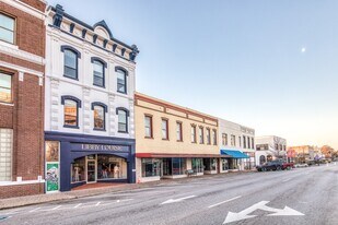 112 E Alamo St in Brenham, TX - Building Photo