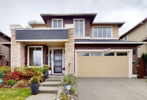 5606 Franklin Ave SE in Auburn, WA - Building Photo