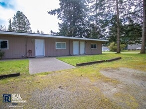 7619 Douglas St W in Lakewood, WA - Building Photo - Building Photo