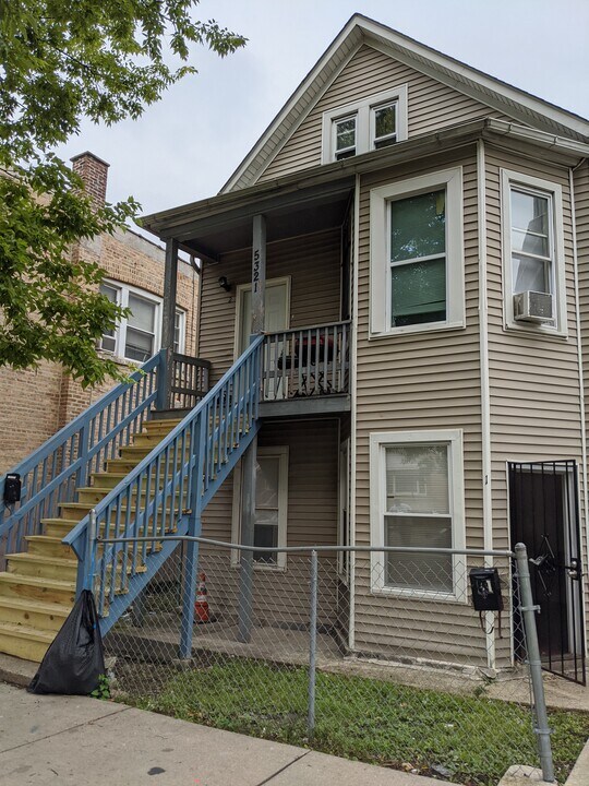 5321 S Damen Ave in Chicago, IL - Building Photo