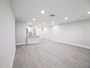 141 NE 183rd Ter, Unit 143 in Miami, FL - Building Photo - Building Photo