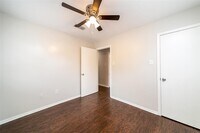 2614 Cleburne St photo'