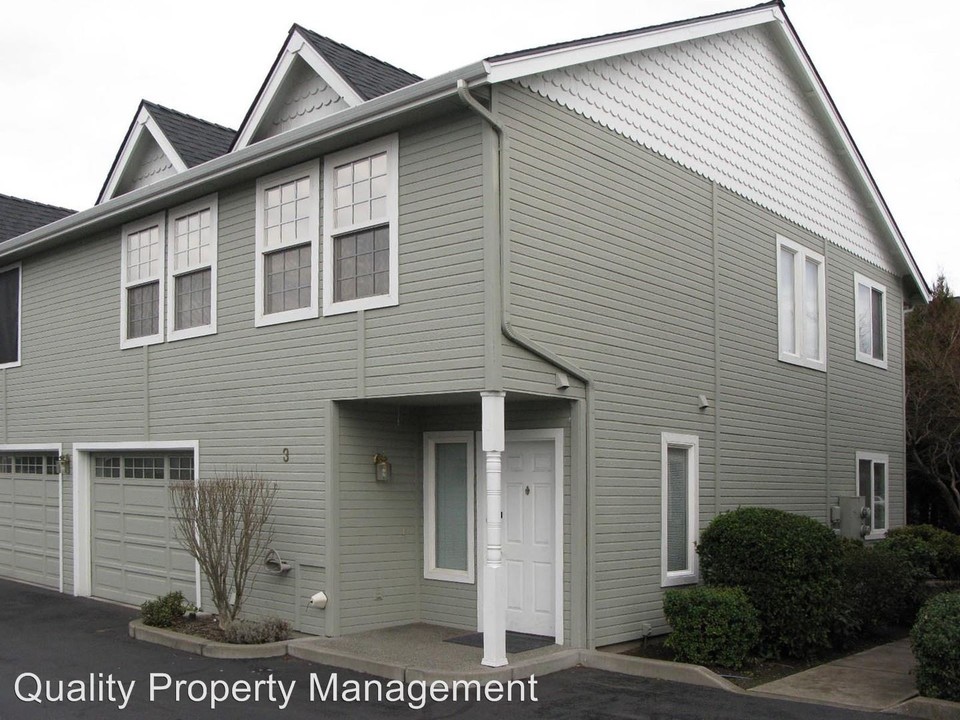 1224 N Modoc Ave in Medford, OR - Building Photo