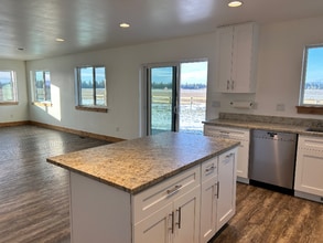 240 Cayuse Ln in Kalispell, MT - Building Photo - Building Photo