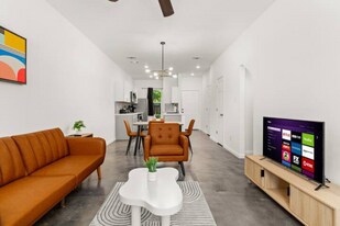 1835 Dawson St, Unit 102 in San Antonio, TX - Building Photo