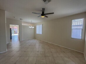 9131 Briarthorne St in Las Vegas, NV - Building Photo - Building Photo
