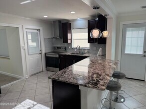 1324 Grandview Dr in Jacksonville, FL - Building Photo - Building Photo