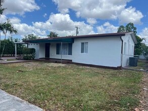 1221 W 62nd St in Hialeah, FL - Building Photo - Building Photo