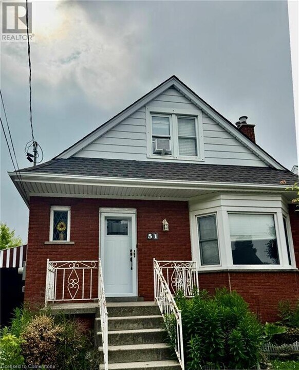 51 E 13th St in Hamilton, ON - Building Photo