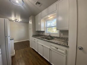 804 N Cedar St in Owasso, OK - Building Photo - Building Photo
