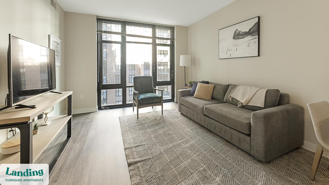 2 M St NE in Washington, DC - Building Photo